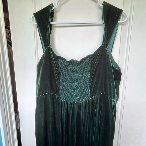 Reformation Emerald Velvet Midi Dress - Picture 4 of 5